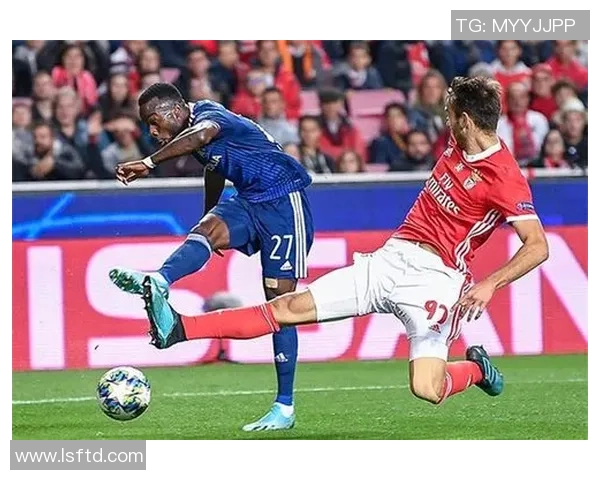 足总杯精彩对决里昂绝杀本菲卡全场沸腾数据分析揭示比赛亮点