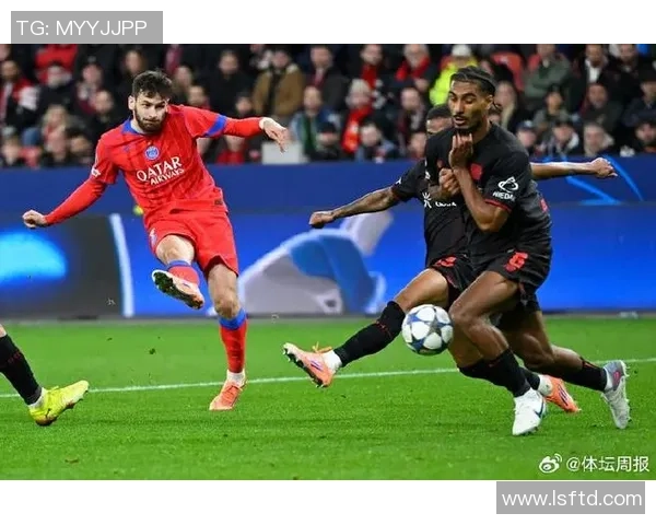 欧联杯激战回顾巴黎圣日耳曼逆转利物浦乌龙球成关键瞬间
