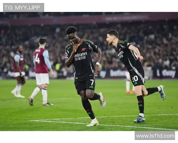 世界杯精彩对决阿森纳与AC米兰激战成平红牌争议引发全场热议